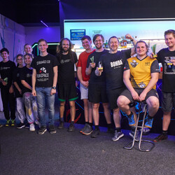 Lasergame - Turnaj - Lovci (Huntsman) ucastnici.jpg